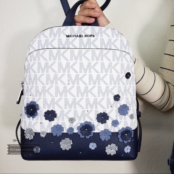 NWT Michael Kors Emmy Floral navy backpack small - Picture 2 of 8